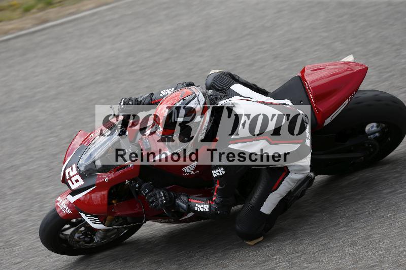 /09 19.04.2026  Caremotion get faster ADR/Gruppe gelb/29